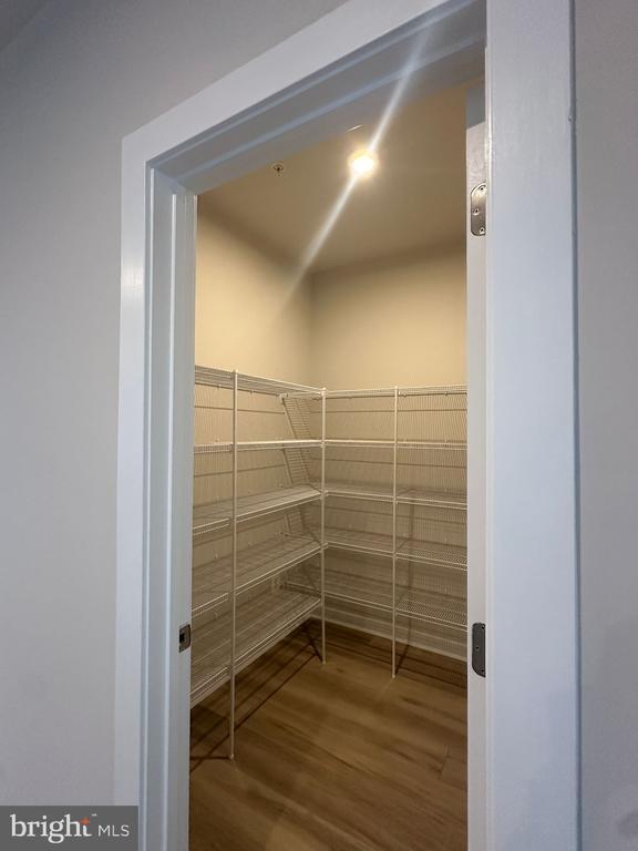 Building Photo - 43799 Middleway Ter