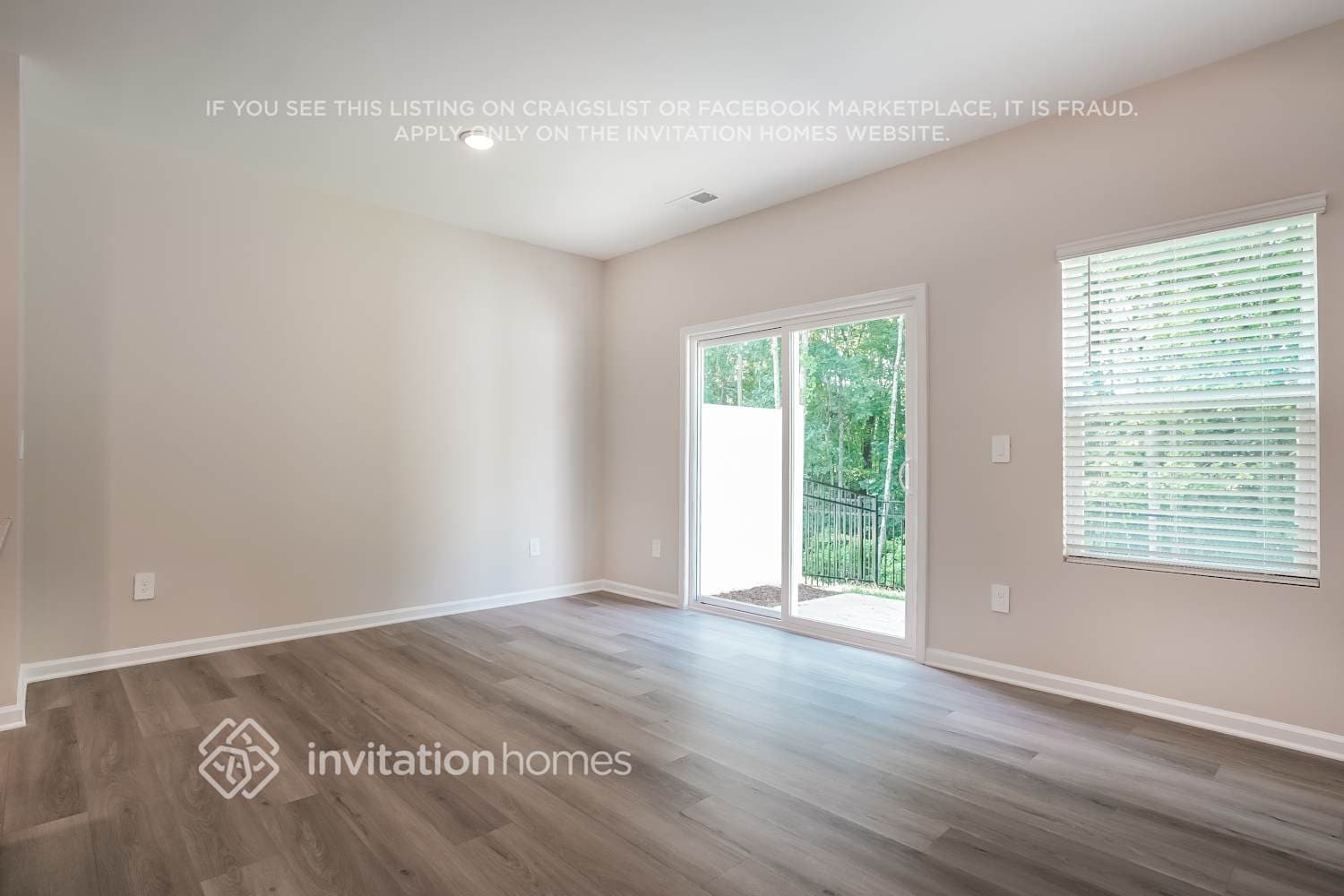 Building Photo - 810 Holiday Pk Ln