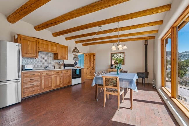 Building Photo - Enchanting Country Adobe