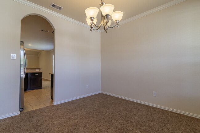 Building Photo - 5 Iris Arbor Ct