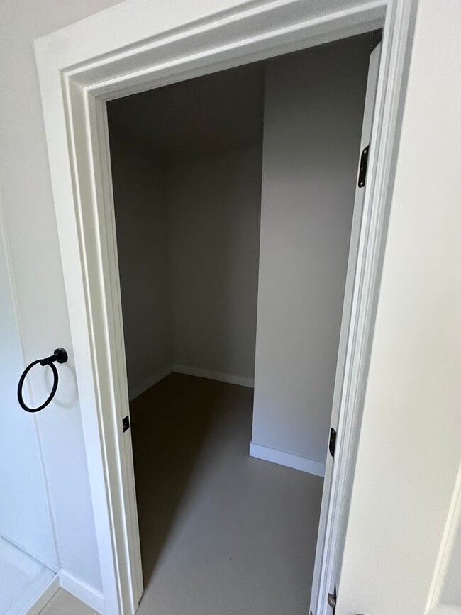 Building Photo - Brand new 3 bedroom house in quiet neighbo...