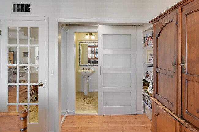 Building Photo - 250 S Ocean Blvd