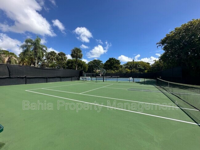 Building Photo - 3730 Alcantara Ave