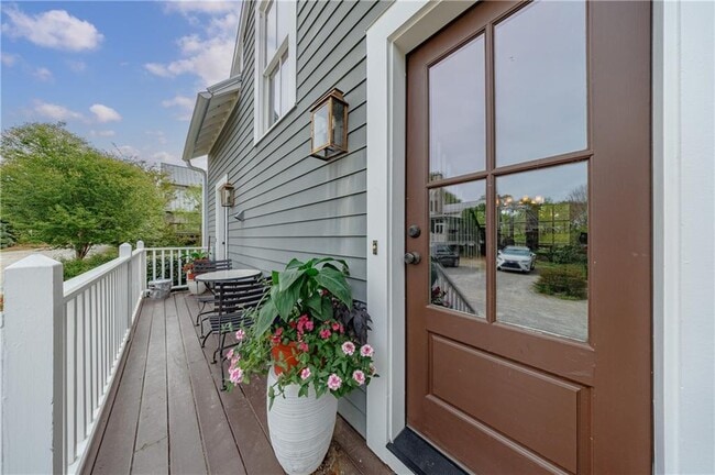 Building Photo - 1000 Loliver Ln