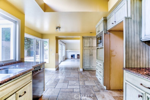 Building Photo - 9 Sharpsburg