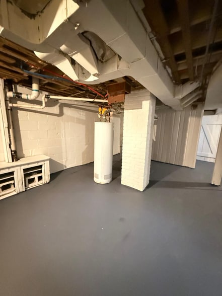 Building Photo - 19668 Syracuse St