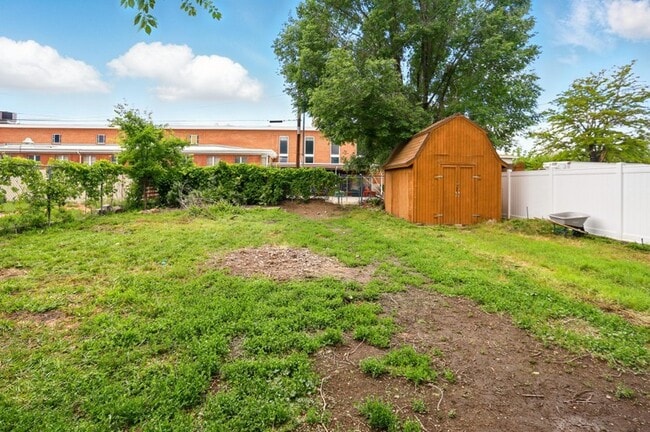 Building Photo - 2411 D Ave