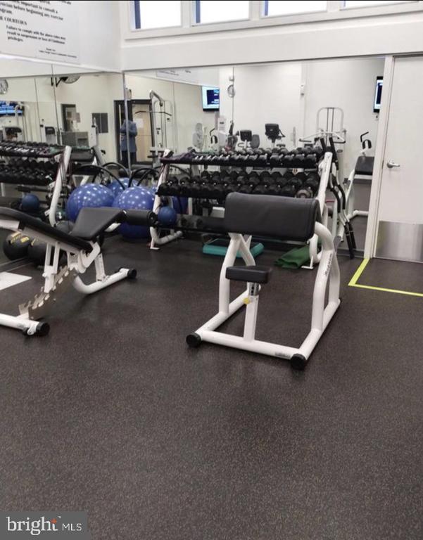 Building Photo - 20926 Valley Forge Cir