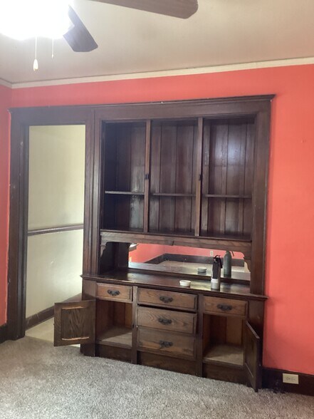 Building Photo - 2943 N Newhall St