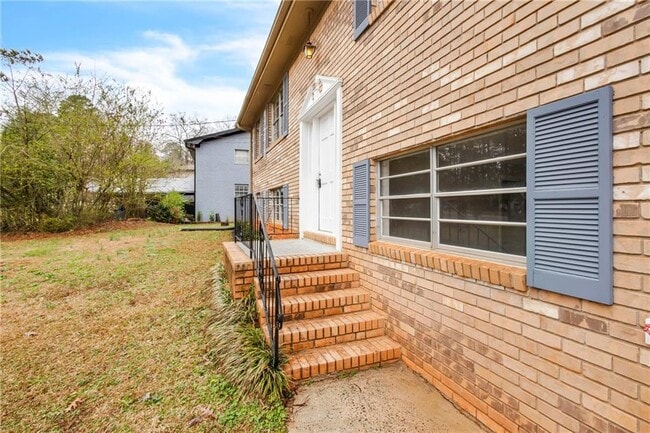 Building Photo - 331 Smyrna Powder Springs Rd SE