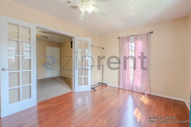 Building Photo - 10431 Odessa Dr