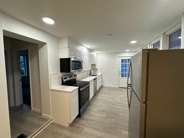 Building Photo - 2323 Patterson Ave