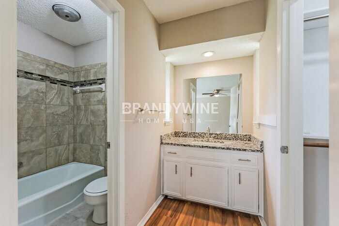 Building Photo - 2310 Stockbridge Ct