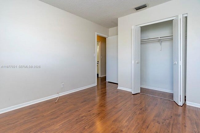 Building Photo - 5192 NE 6th Ave