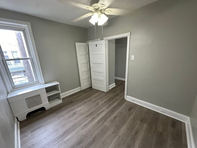 Building Photo - Charming updated 3 bed 1 bath in amazing location