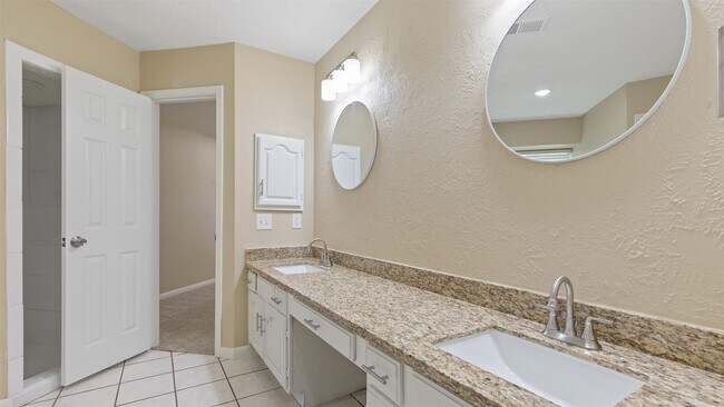Building Photo - 22503 Holly Branch Dr