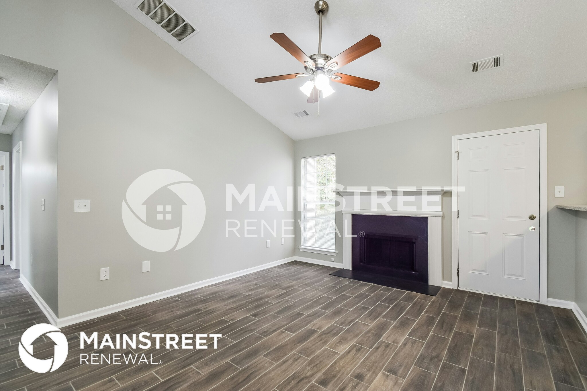 Building Photo - 9407 Rollinghills Dr