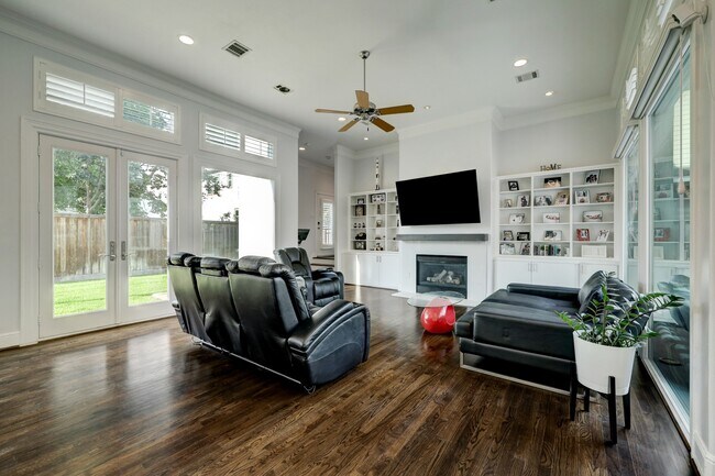 Building Photo - 4626 Braeburn Dr