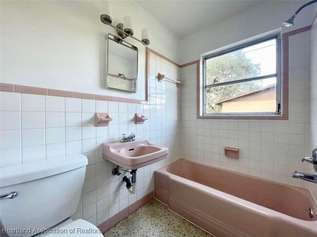 Building Photo - 227 S Orange St