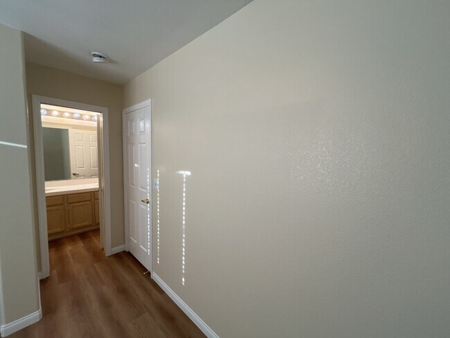 Building Photo - Encounter the ultimate luxury living experience with this 4-bedroom, 2197 sq ft house