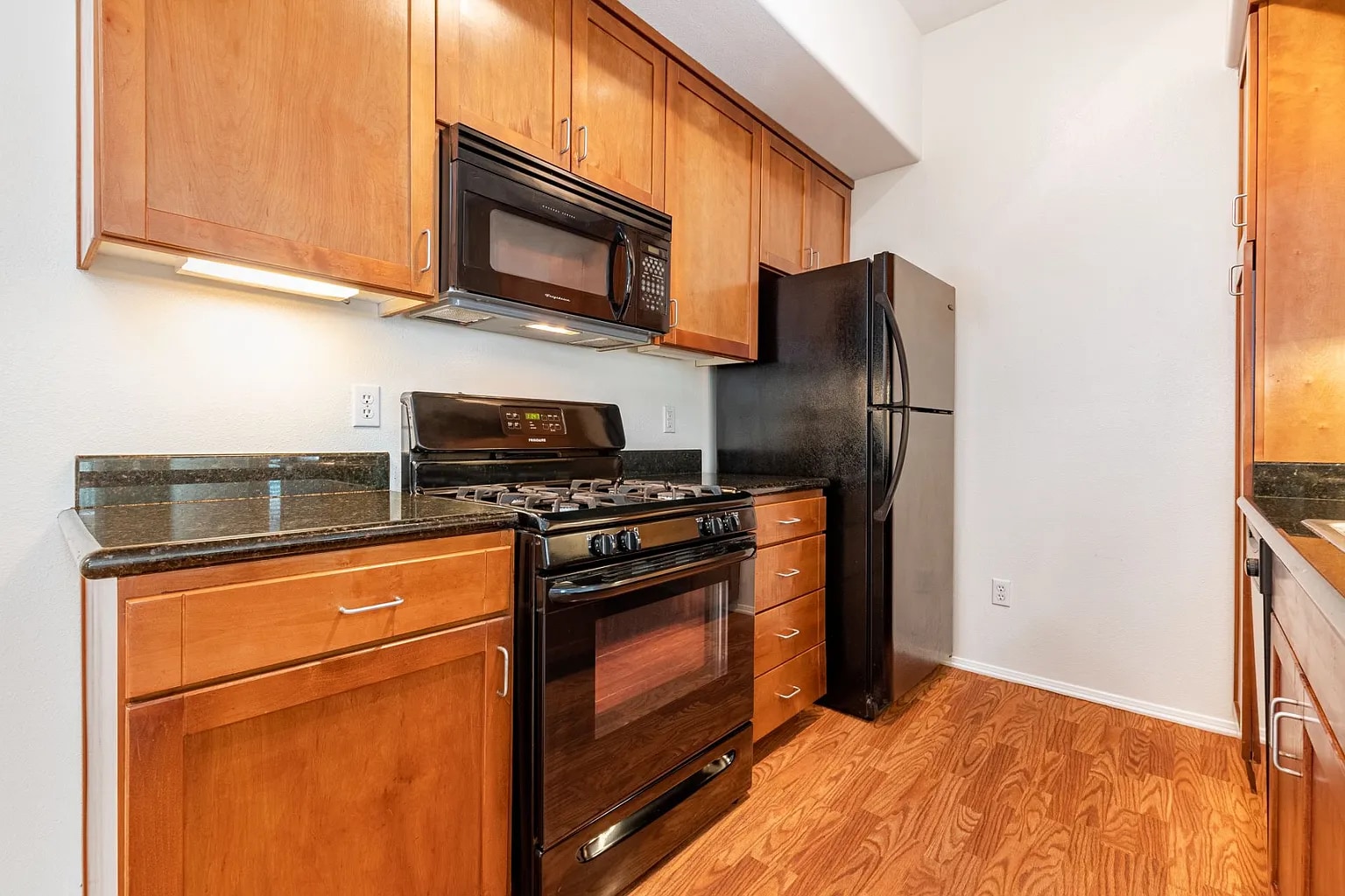 Building Photo - 4060 Glencoe Ave