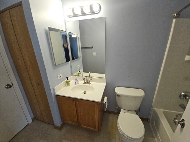 Building Photo - 466 Littleton Trail