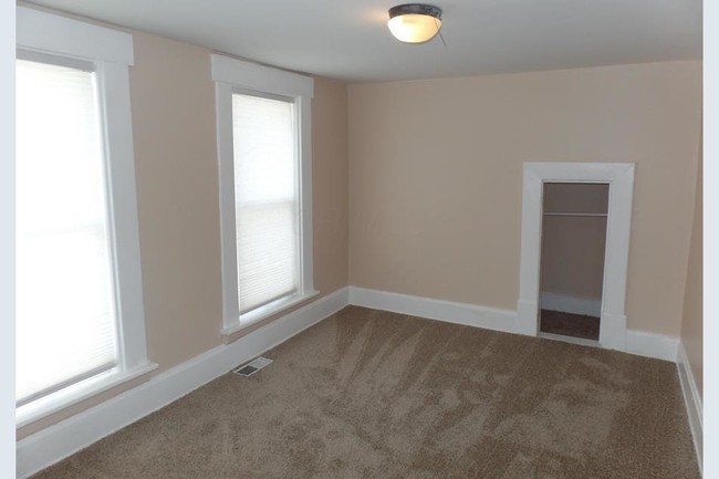 Building Photo - 222 S Wheatland Ave
