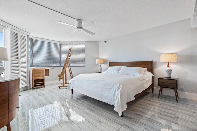 Building Photo - South Ocean Boulevard, South Palm Beach, F...
