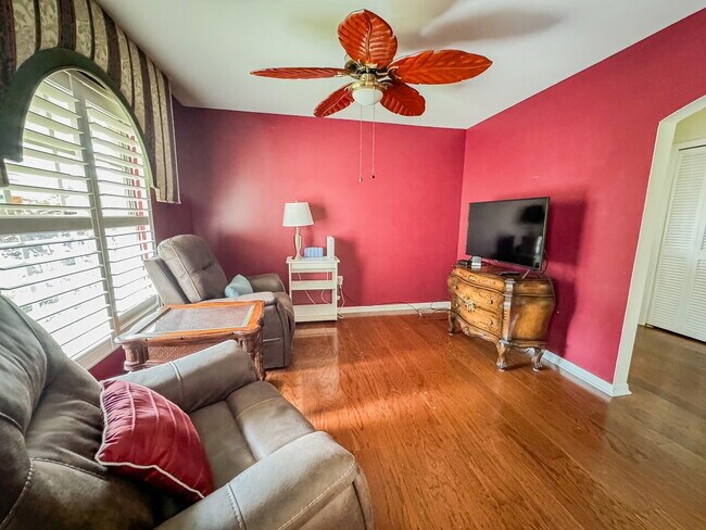 Building Photo - Gorgeous Meadows Rental! Furnished with garage!