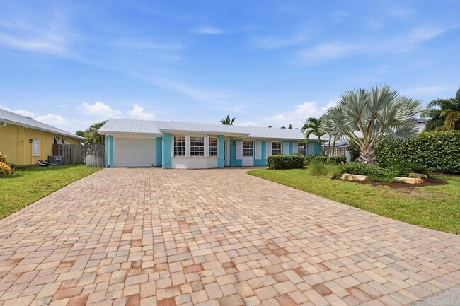 Building Photo - 1603 SW Seagull Way