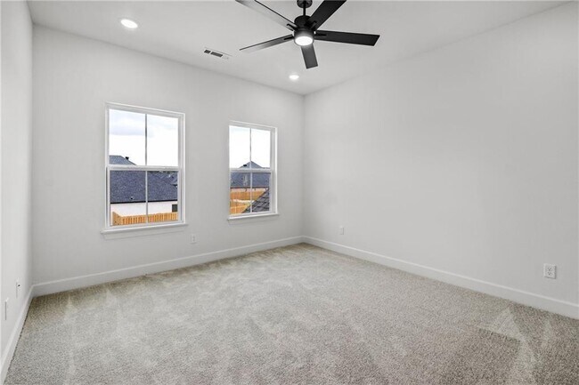Building Photo - 490 Apollo Dr