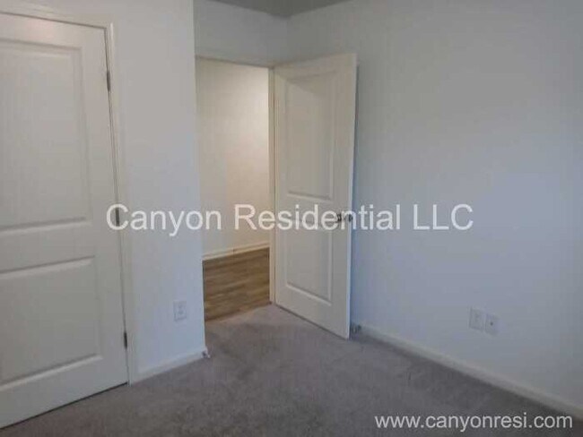 Building Photo - 702 Wayfinder Run