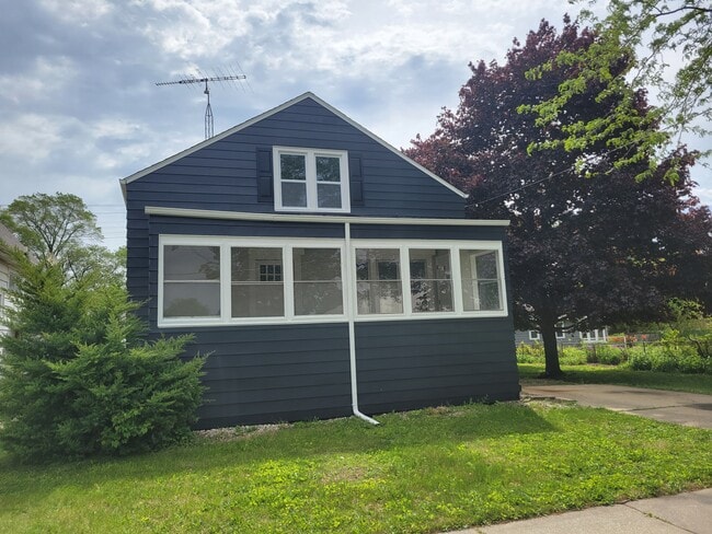 Building Photo - 3129 14th Ave