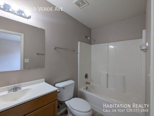 Building Photo - 2997 N Palo Verde Ave