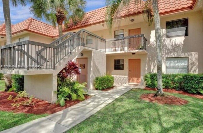 Primary Photo - 15701 W Waterside Cir