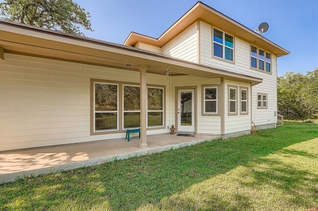 Building Photo - 900 Wayside Dr
