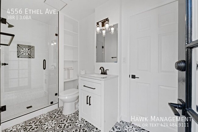 Building Photo - 4556 Ethel Ave