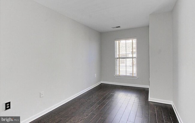 Building Photo - 5108 Donovan Dr
