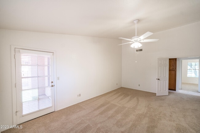 Building Photo - 9210 N 104th Pl