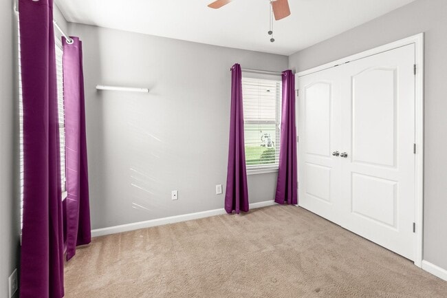 Building Photo - 3 Bed/2Bath in the Reserve At Wydham Gate S/D