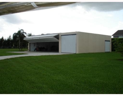 Building Photo - 6852 Skyline Dr