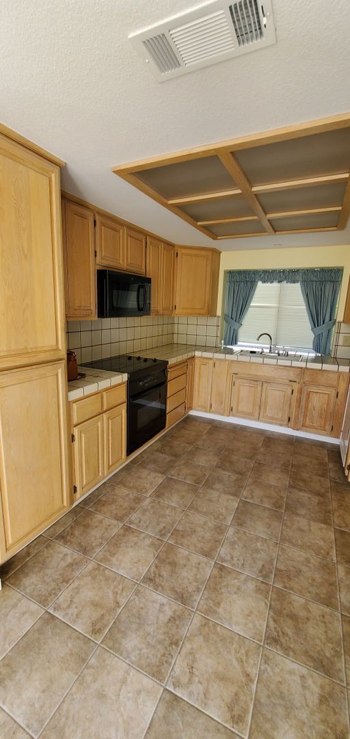 Building Photo - Modesto Copper Creek Gated Community Beaut...