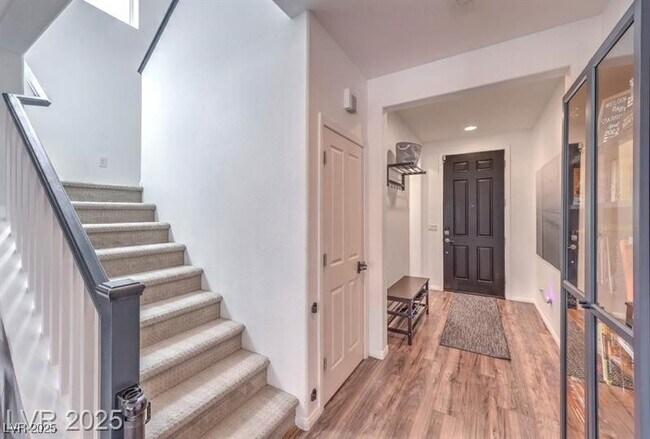 Building Photo - 10598 Cliff Lake St