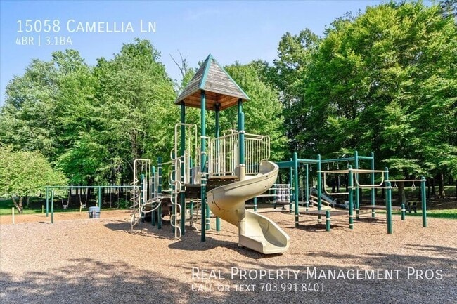 Building Photo - 15058 Camellia Ln