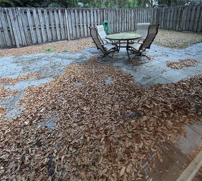 Building Photo - 13726 Meadowpark Ave