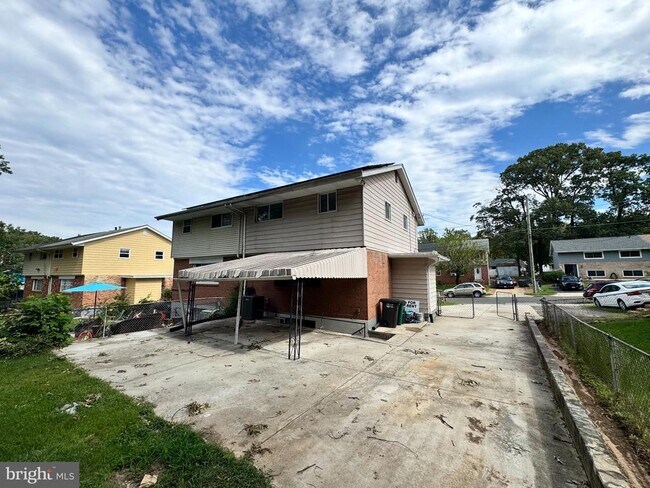 Building Photo - 810 Booker Pl