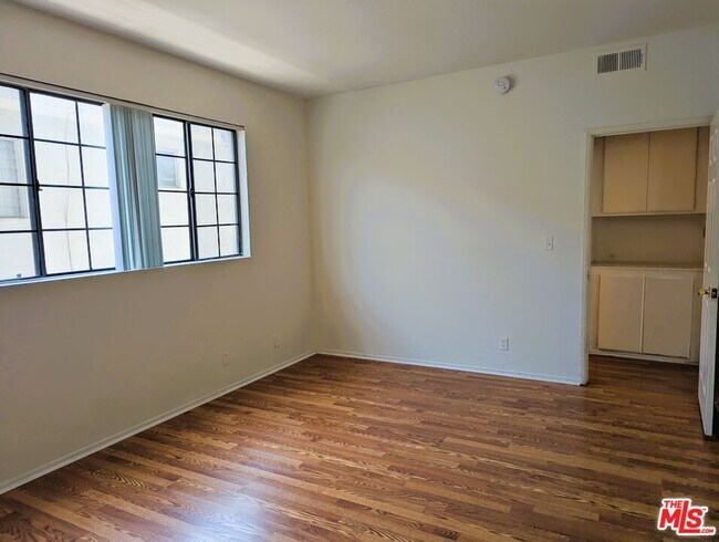 Building Photo - 3648 Motor Ave