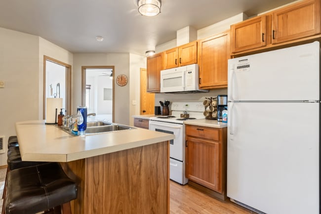 Building Photo - 425 2nd Ave W
