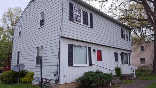 Primary Photo - 212 Roberts St SE