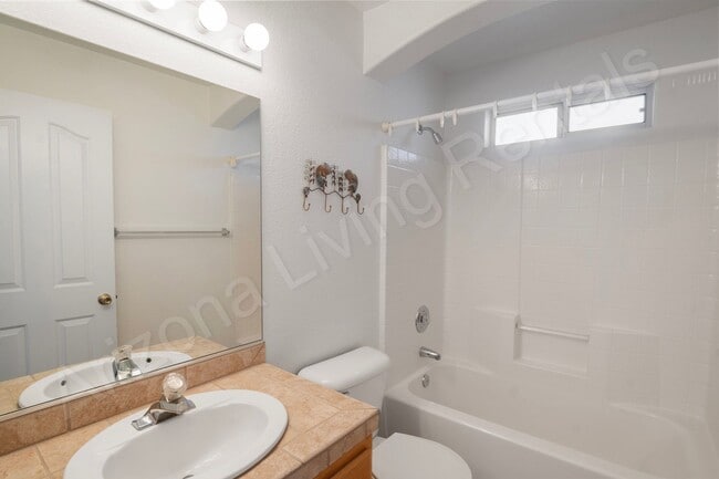 Building Photo - YOUR DREAM HOME AWAITS!
